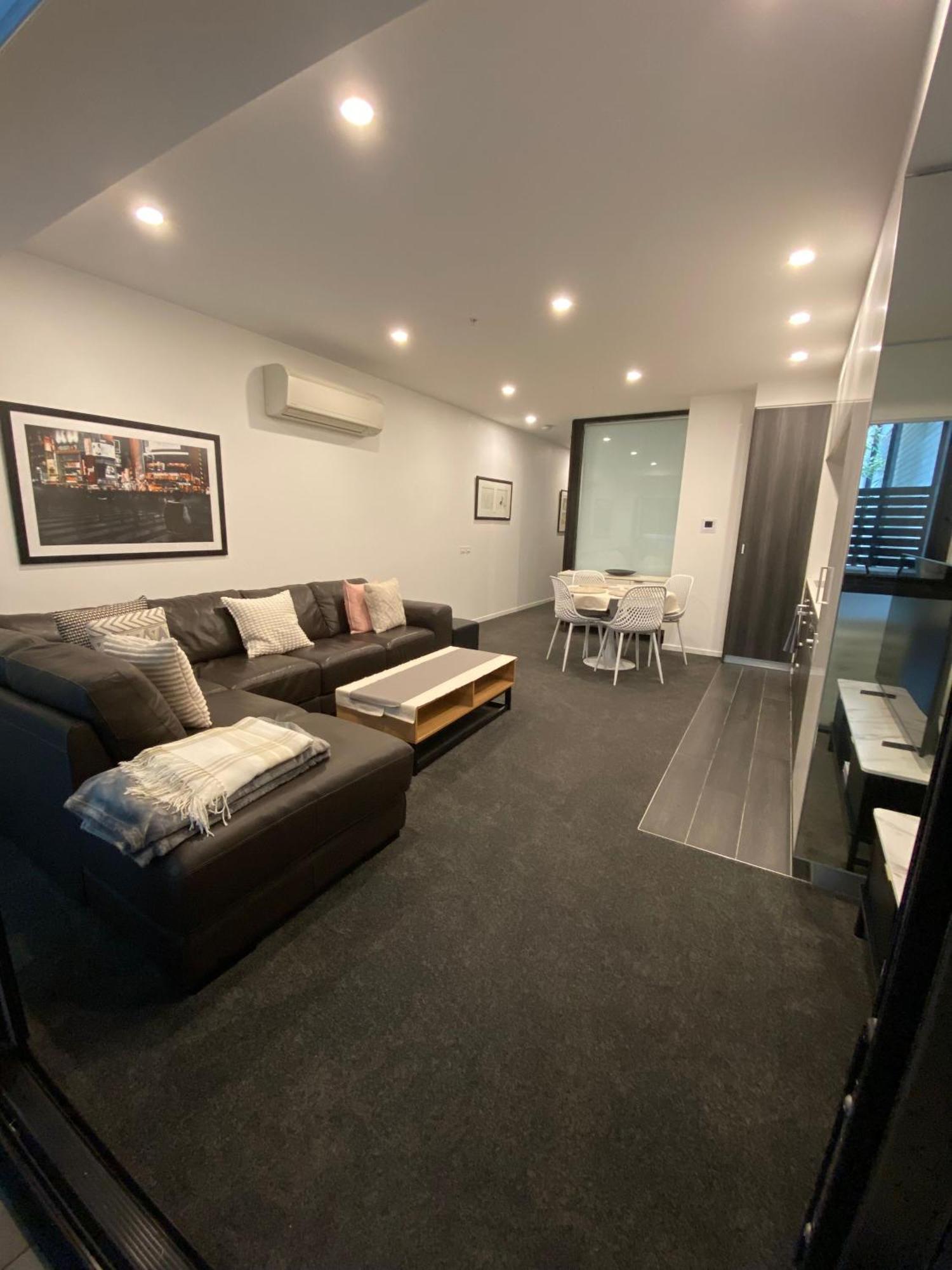 Modern Quiet 1 & 2 Bed Apt Opposite Albert Park Melbourne Exterior foto